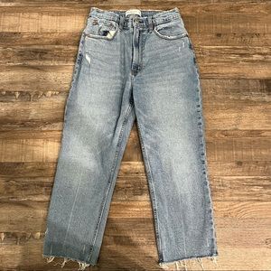 A&F• Curve Love Ankle Straight Ultra High Rise